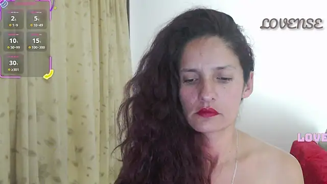 Snapshot of catalina_duran1 chatting on 11.13.25 catalina duran1 online show from 11.13.25