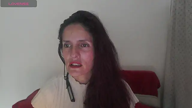 Snapshot of catalina_duran1 chatting on 11.23.25 catalina duran1 online show from 11.23.25