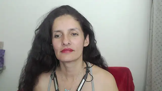 Snapshot of catalina_duran1 chatting on 12.15.25 catalina duran1 online show from 12.15.25