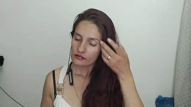 Snapshot of catalina_duran1 chatting on 06.25.26 catalina duran1 online show from 06.25.26
