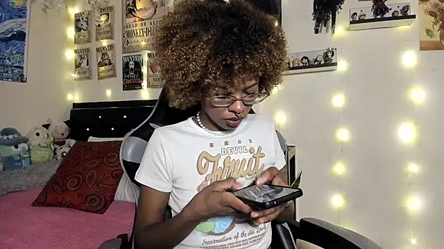 Snapshot of Cristal_Jonas@xh chatting on 10.04.25 Cristal Jonasxh online show from 10.04.25