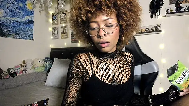 Snapshot of Cristal_Jonas@xh chatting on 10.13.25 Cristal Jonasxh online show from 10.13.25