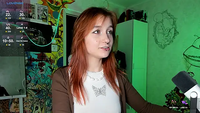 Snapshot of Sunny_Mouse_ chatting on 12.09.24 Sunny Mouse online show from 12.09.24