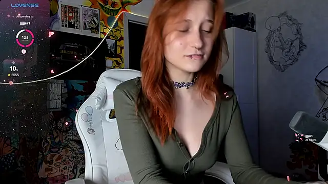 Snapshot of Sunny_Mouse_ chatting on 12.10.24 Sunny Mouse online show from 12.10.24