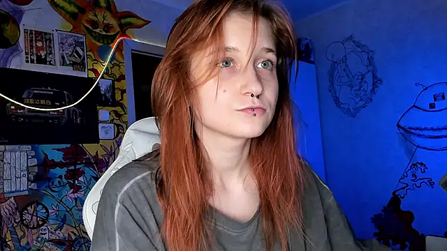 Snapshot of Sunny_Mouse_ chatting on 01.09.25 Sunny Mouse online show from 01.09.25