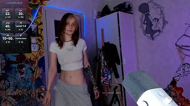 Snapshot of Sunny_Mouse_ chatting on 02.12.25 Sunny Mouse online show from 02.12.25