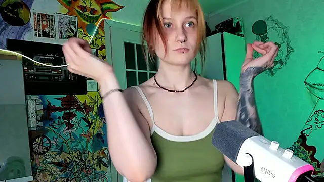 Snapshot of Sunny_Mouse_ chatting on 02.17.25 Sunny Mouse online show from 02.17.25