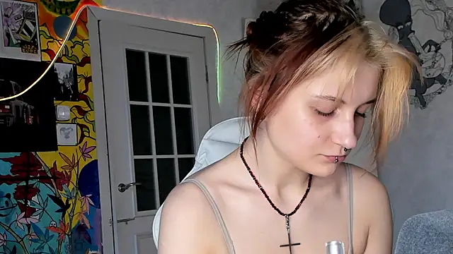 Snapshot of Sunny_Mouse_ chatting on 03.01.25 Sunny Mouse online show from 03.01.25