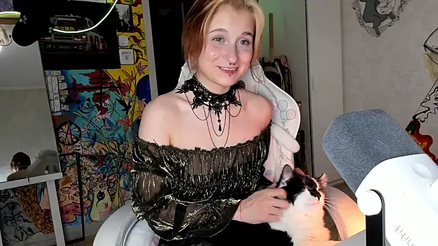 Snapshot of Sunny_Mouse_ chatting on 03.05.25 Sunny Mouse online show from 03.05.25