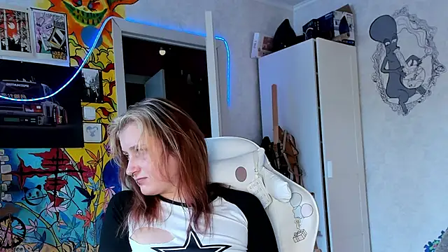 Snapshot of Sunny_Mouse_ chatting on 03.14.25 Sunny Mouse online show from 03.14.25