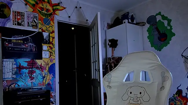 Snapshot of Sunny_Mouse_ chatting on 09.15.25 Sunny Mouse online show from 09.15.25