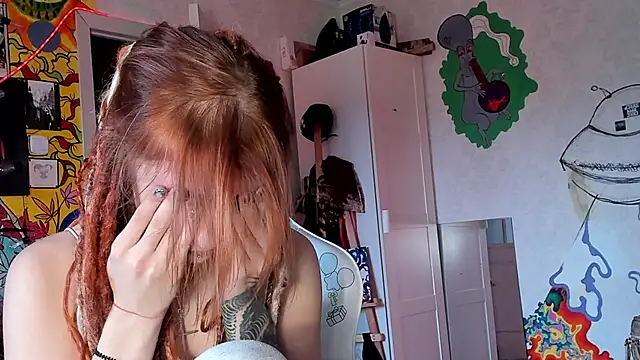 Snapshot of Sunny_Mouse_ chatting on 10.03.25 Sunny Mouse online show from 10.03.25