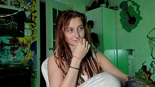 Snapshot of Sunny_Mouse_ chatting on 10.07.25 Sunny Mouse online show from 10.07.25