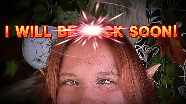 Snapshot of Sunny_Mouse_ chatting on 11.19.25 Sunny Mouse online show from 11.19.25