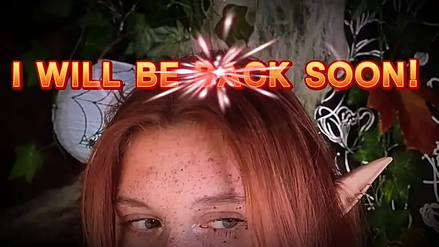 Snapshot of Sunny_Mouse_ chatting on 12.15.25 Sunny Mouse online show from 12.15.25