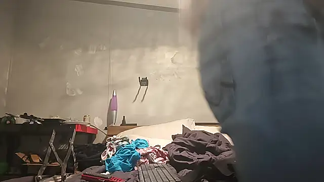 Snapshot of Bi_curious86 chatting on 11.09.25 Bi curious86 online show from 11.09.25