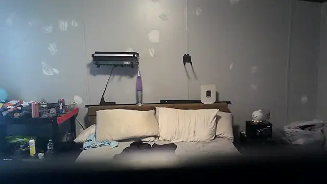 Snapshot of Bi_curious86 chatting on 11.17.25 Bi curious86 online show from 11.17.25