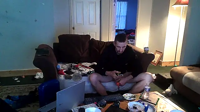 Snapshot of Bi_curious86 chatting on 12.01.25 Bi curious86 online show from 12.01.25