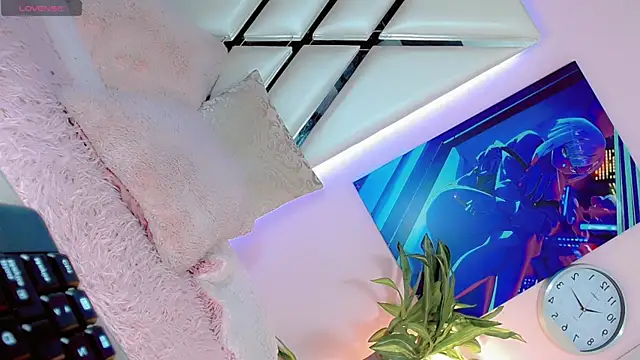 Snapshot of Hannahsmit chatting on 01.18.25 Hannahsmit online show from 01.18.25