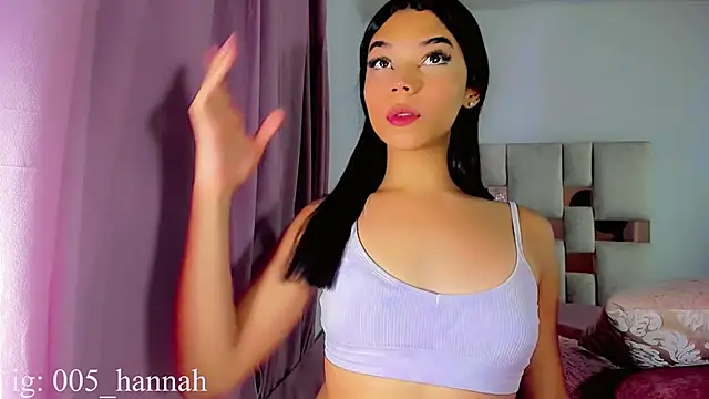 Snapshot of Hannahsmit chatting on 09.13.25 Hannahsmit online show from 09.13.25