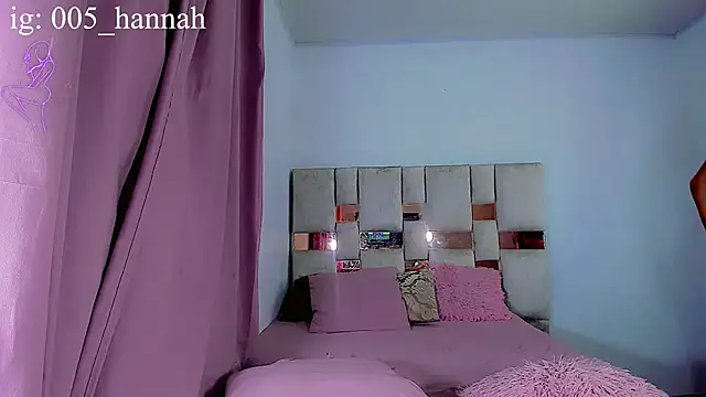 Snapshot of Hannahsmit chatting on 09.18.25 Hannahsmit online show from 09.18.25