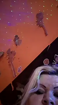 Snapshot of ducicsajsziii chatting on 02.21.25 ducicsajsziii online show from 02.21.25