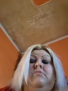 Snapshot of ducicsajsziii chatting on 11.02.25 ducicsajsziii online show from 11.02.25