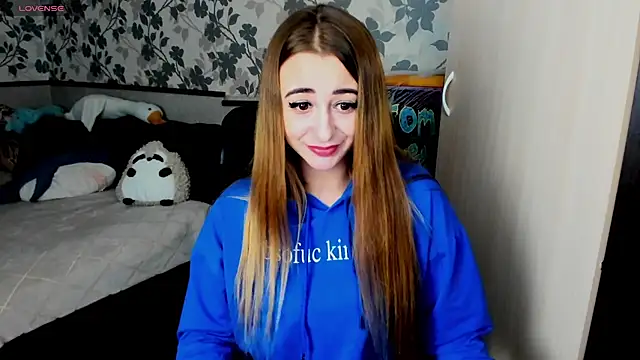 Snapshot of weakness4u chatting on 02.06.25 weakness4u online show from 02.06.25