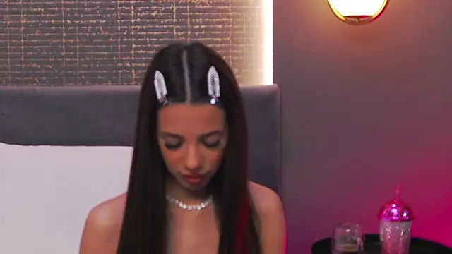 LaraKent online show from 02.05.25