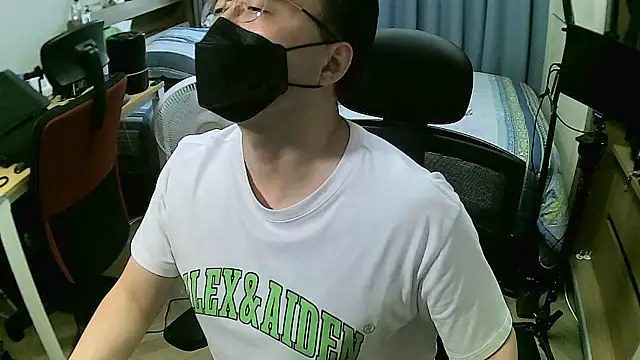 Snapshot of Jackvanlee chatting on 06.25.26 Jackvanlee online show from 06.25.26