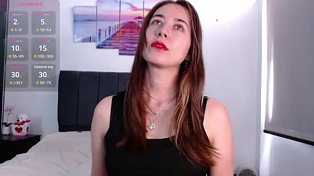 Snapshot of Daniela-hot chatting on 06.15.26 Daniela-hot online show from 06.15.26