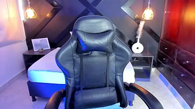 Snapshot of dark_gotica chatting on 03.22.25 dark gotica online show from 03.22.25