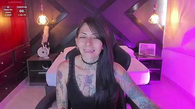 Snapshot of dark_gotica chatting on 11.07.25 dark gotica online show from 11.07.25