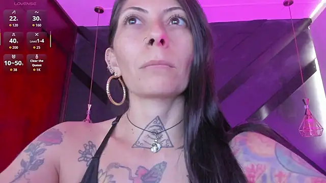 Snapshot of dark_gotica chatting on 11.21.25 dark gotica online show from 11.21.25