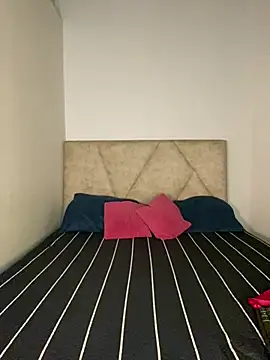 MissPerlaa online show from 04.28.26