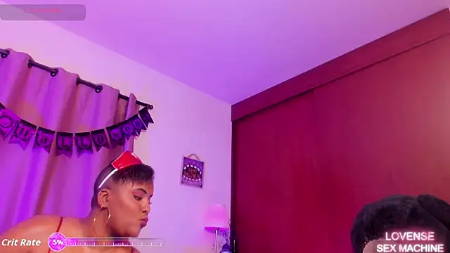 Snapshot of DianaBrownXX chatting on 10.28.25 DianaBrownXX online show from 10.28.25