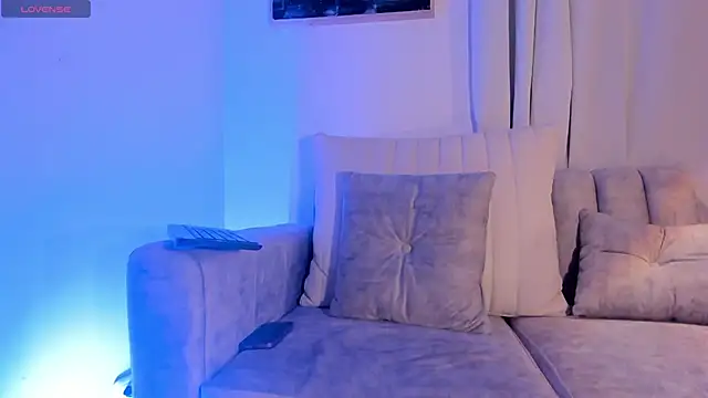 Snapshot of HannahDavis_ chatting on 02.14.25 HannahDavis  online show from 02.14.25