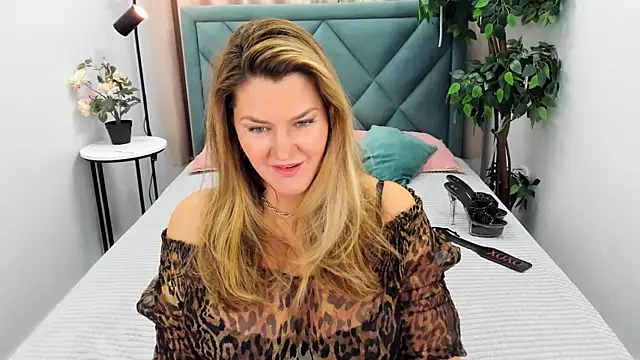 Snapshot of Adele_Russo chatting on 09.14.25 Adele Russo online show from 09.14.25