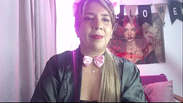 Snapshot of Victoria_meester chatting on 10.29.25 Victoria meester online show from 10.29.25