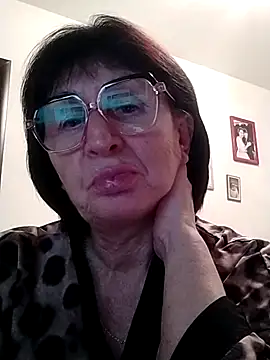 AlbinaXPretty online show from 12.15.24