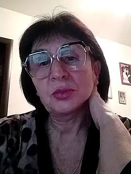 AlbinaXPretty online show from 12.15.24