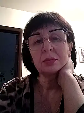 AlbinaXPretty online show from 12.22.24