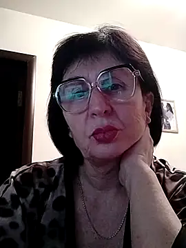 AlbinaXPretty online show from 12.22.24