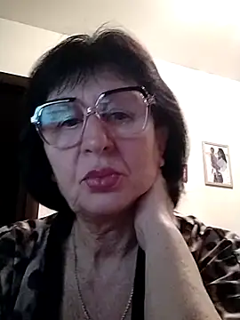 AlbinaXPretty online show from 12.27.24