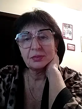 AlbinaXPretty online show from 12.29.24