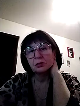 AlbinaXPretty online show from 12.31.24