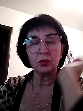 AlbinaXPretty online show from 02.19.25