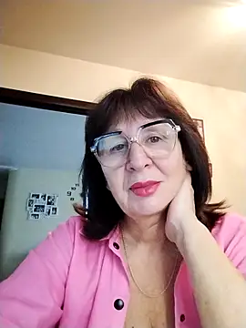 AlbinaXPretty online show from 10.15.25