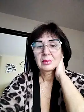 AlbinaXPretty online show from 10.23.25