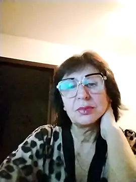 AlbinaXPretty online show from 10.24.25